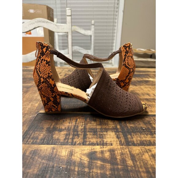 Classique  lenita 9-1/2 sandals / heels new - Picture 3 of 7
